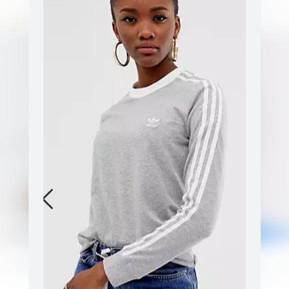 Adidas/ 💰2 FOR $10💰Grey  and white/ Long sleeve shirt/ Size US XS - Picture 1 of 10